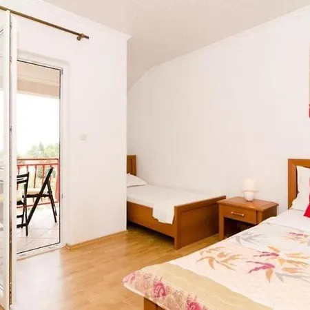 Nikol Apartman *